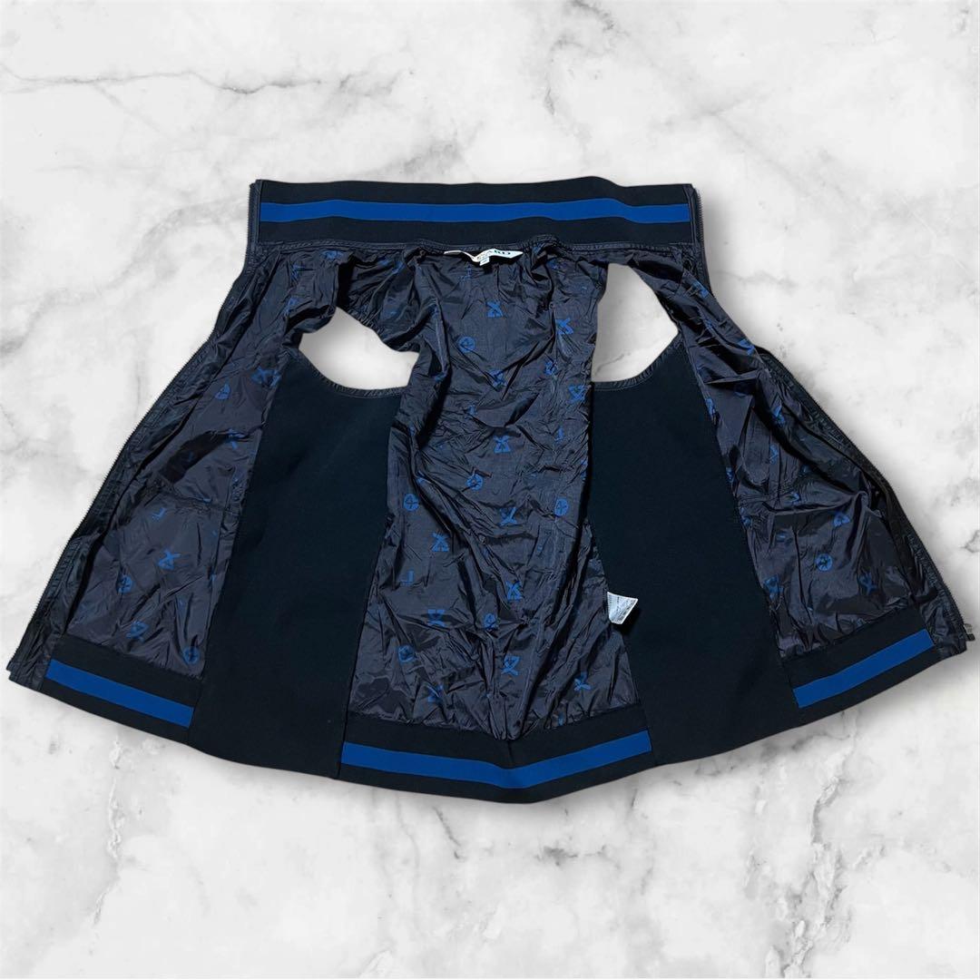 美品　大きいサイズレオナールスポーツ　シグネチャー柄ベスト　総柄　ブラック　XL