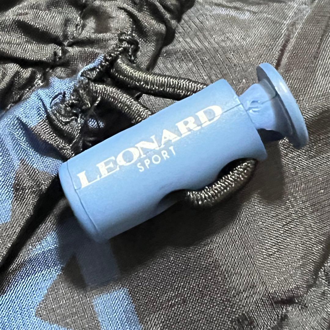 美品　大きいサイズレオナールスポーツ　シグネチャー柄ベスト　総柄　ブラック　XL