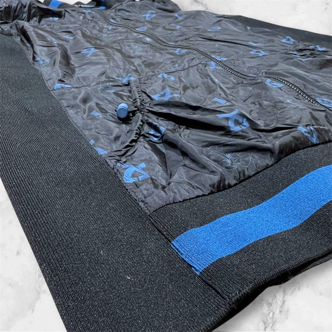 美品　大きいサイズレオナールスポーツ　シグネチャー柄ベスト　総柄　ブラック　XL