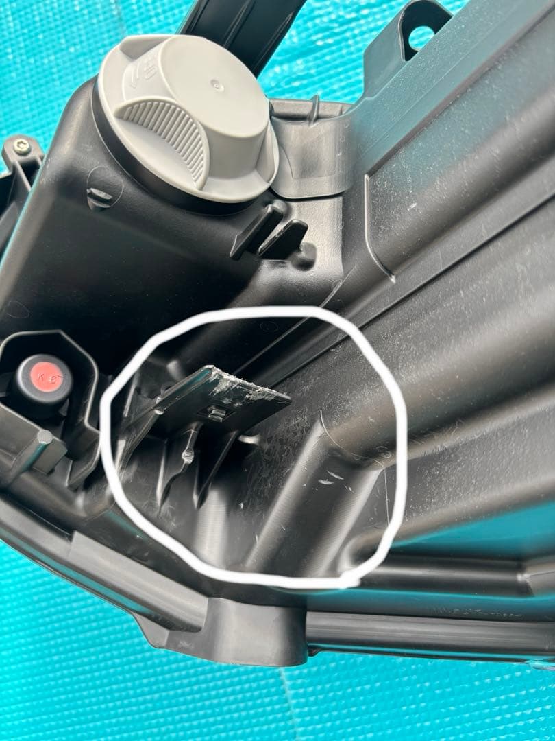 ヤリスクロス　ヘッドライト　右