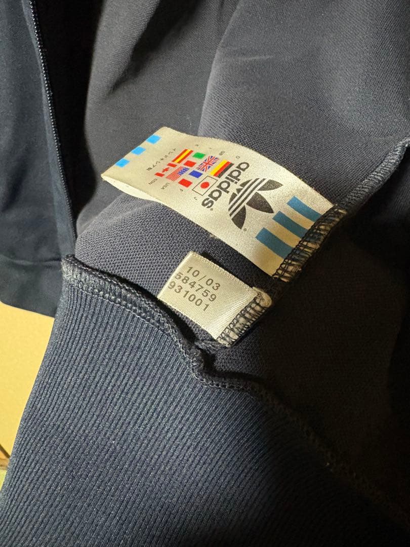 adidasFCバイエルン・ミュンヘンのトラック 喫煙者所有