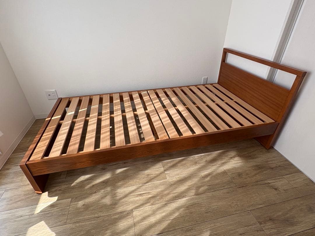 木製シングルベッドフレーム 200cm x 100cm