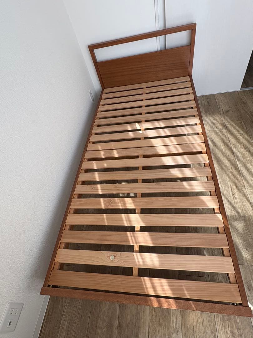 木製シングルベッドフレーム 200cm x 100cm