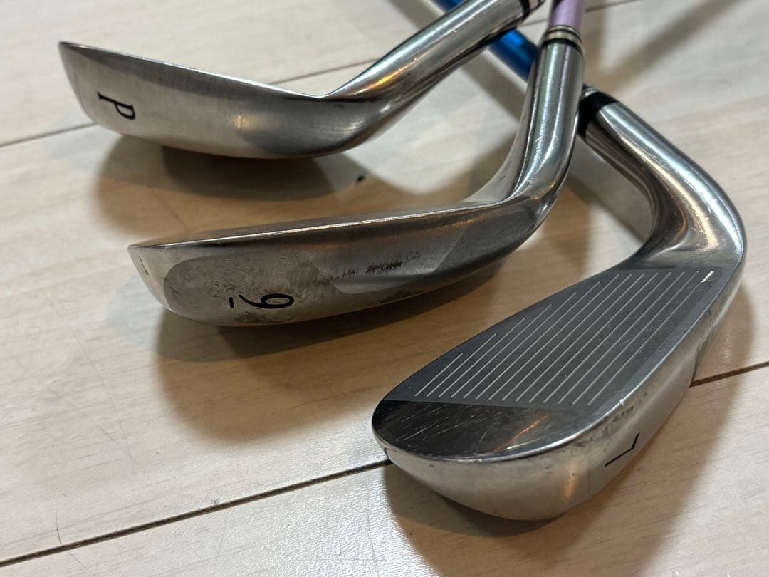 訳あり品！レディース　ゼクシオ　アイアン3本セット！