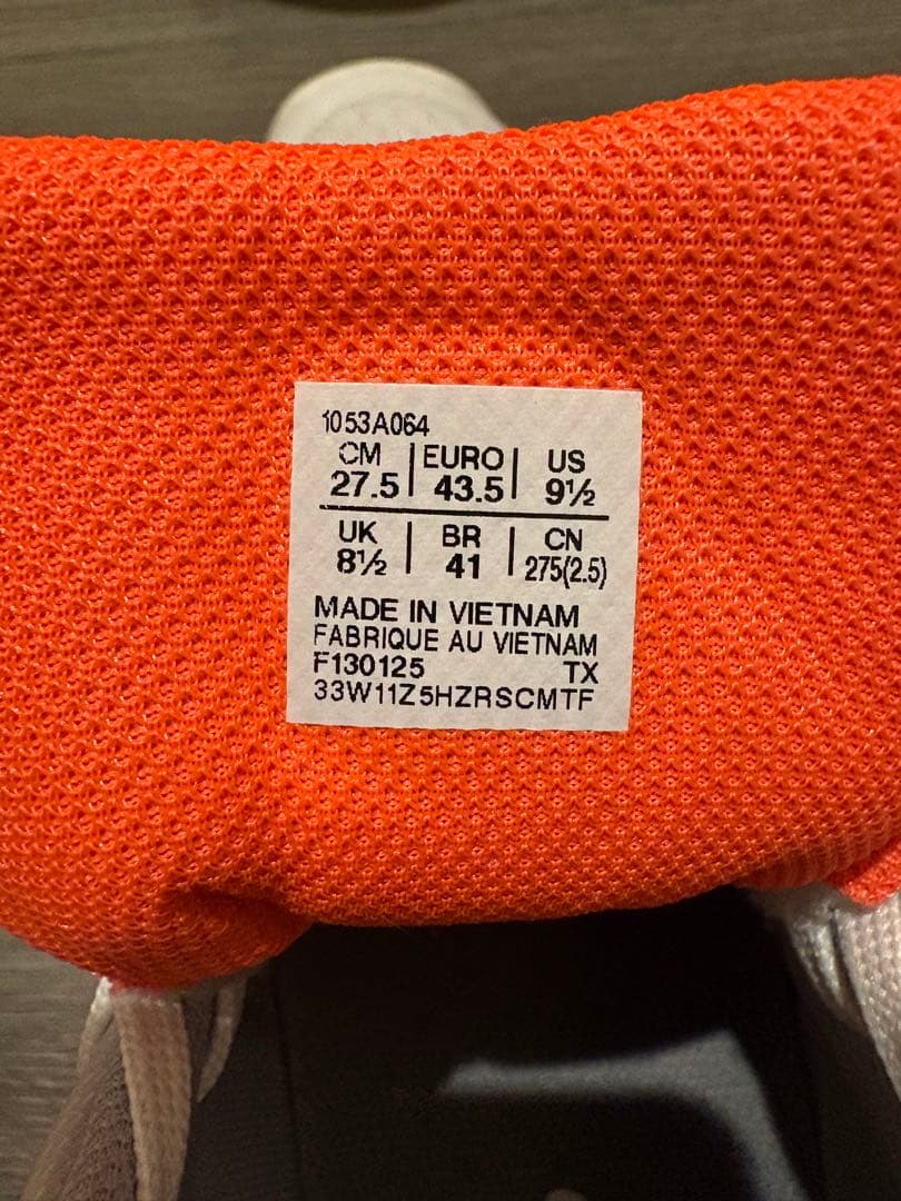 超美品！アシックス　asics バレーシューズ　ミドルカット　27.5cm