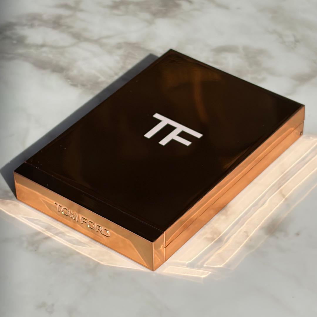 【未使用新品】TOM FORD アイ カラー クォード 02S トロピカルダスク