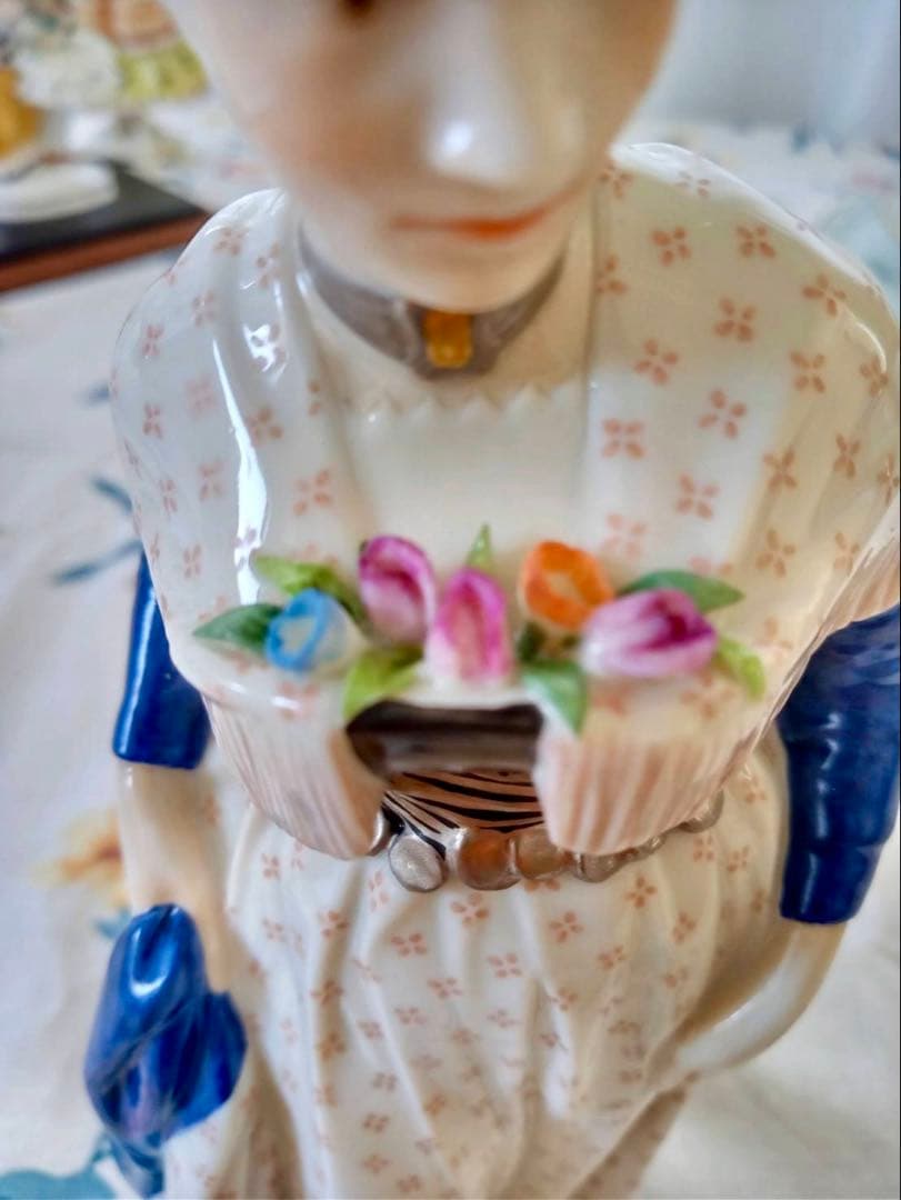 Nymphenburg ニンフェンブルグ　女性　フィギュリン　ドイツ製