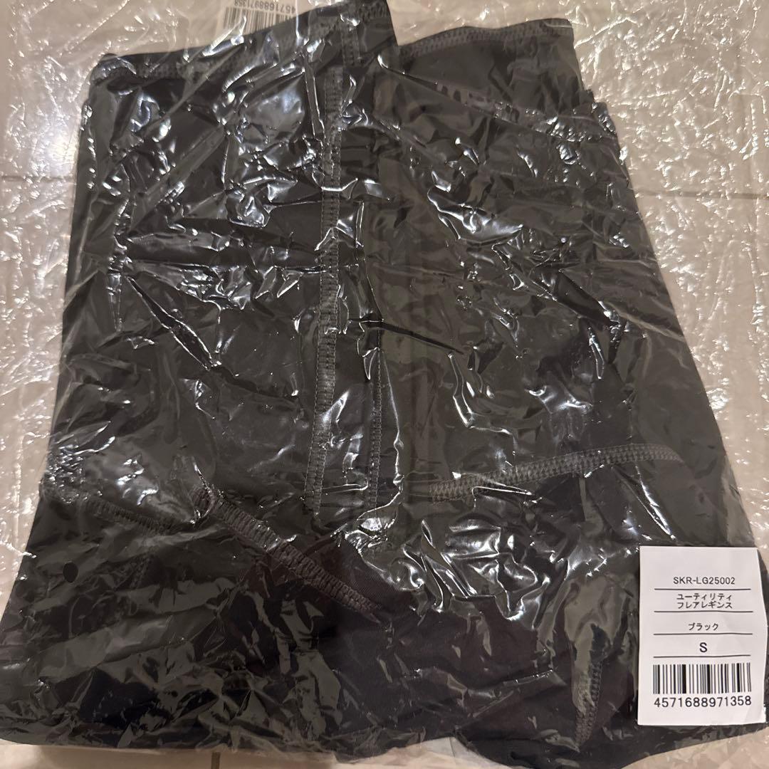 【SUKALA】ユーティリティフレアレギンス　Sサイズ ブラック