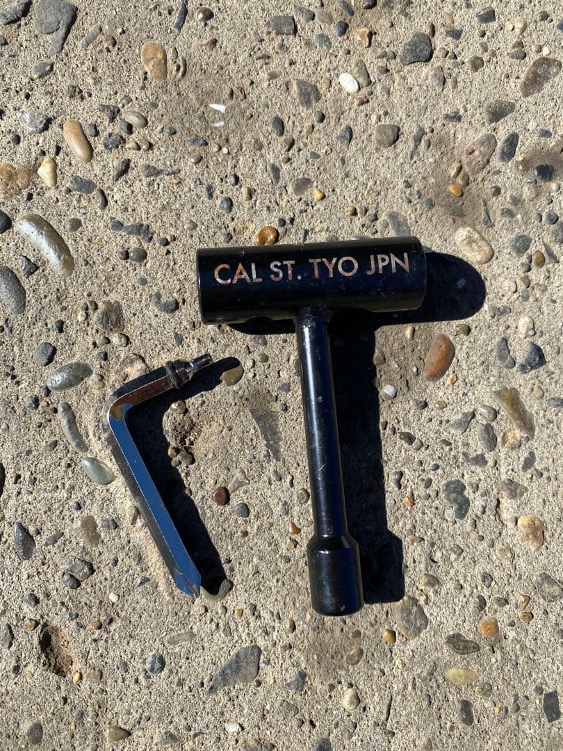 CALIFORNIA STREET スケボーコンプリート　ホルダー・工具付き