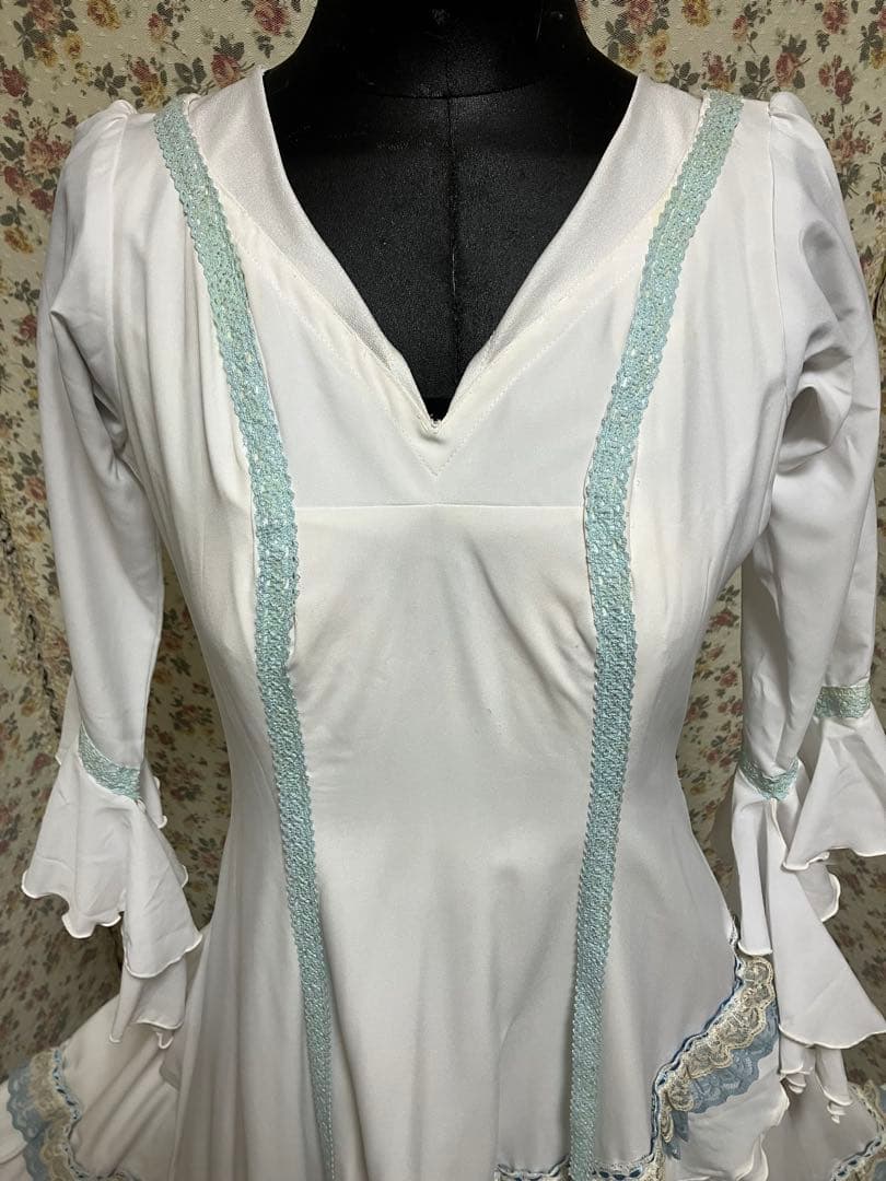 フラメンコドレス 白 フリル 水色レースM〜Lカラオケ衣装にも