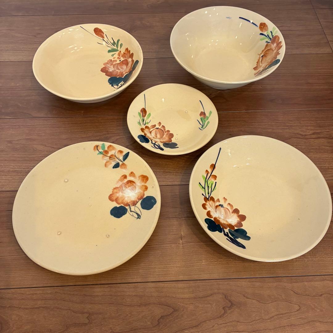 ソンべ焼き　ライテウ焼き　ベトナム　色彩豊かな花模様の陶磁器皿・丼　5枚セット