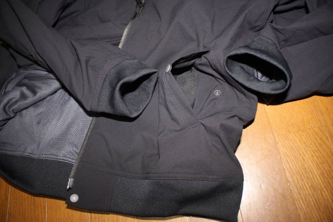 OAKLEY スカルジャケット ブラック　防風、ストレッチ、保温