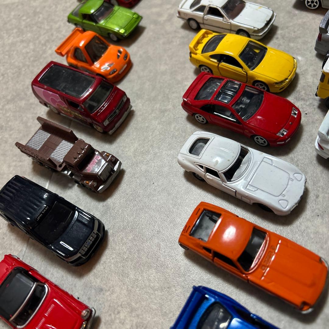 まとめ売りミニカー47台と駐車場・道路セット　トミカ　tomica