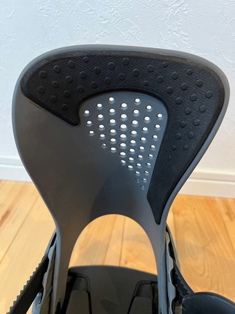 SALOMON HOLOGRAM 23-24 サロモン ホログラム　M グレー