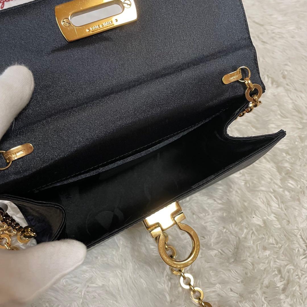 訳あり★サルヴァトーレフェラガモ チェーンショルダーバッグ ガンチーニ 保存袋付