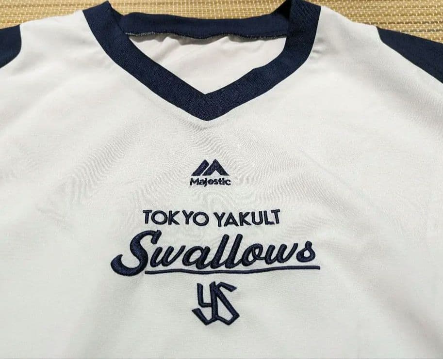東京ヤクルトスワローズ　オーセンティックチームウェア　⑥