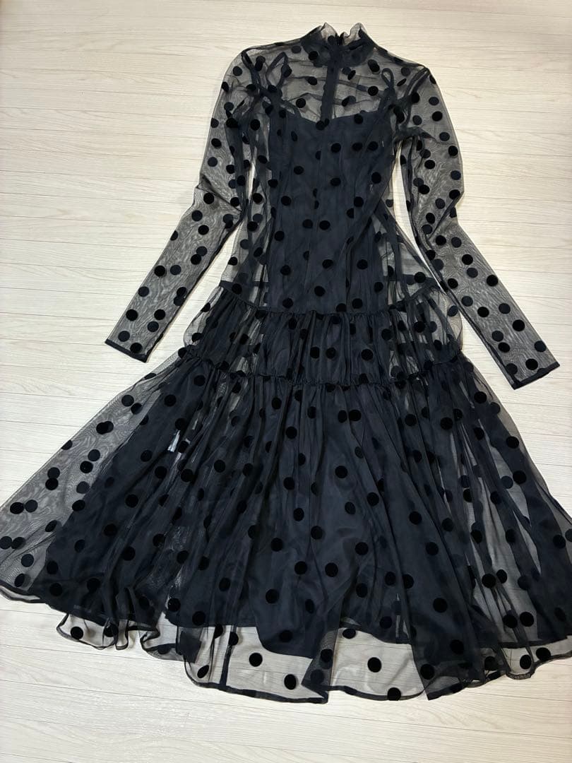 大人気完売品⭐︎リエンダ　ドットレースティアードワンピース　黒　S