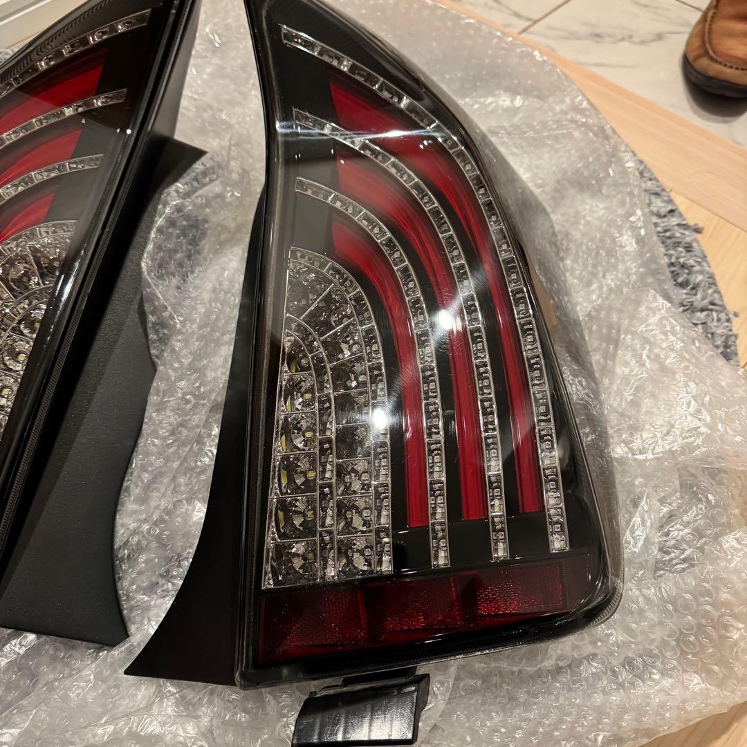 廃盤 定価６万超 プリウス 30 クールセイバー フル LED テール レンズ