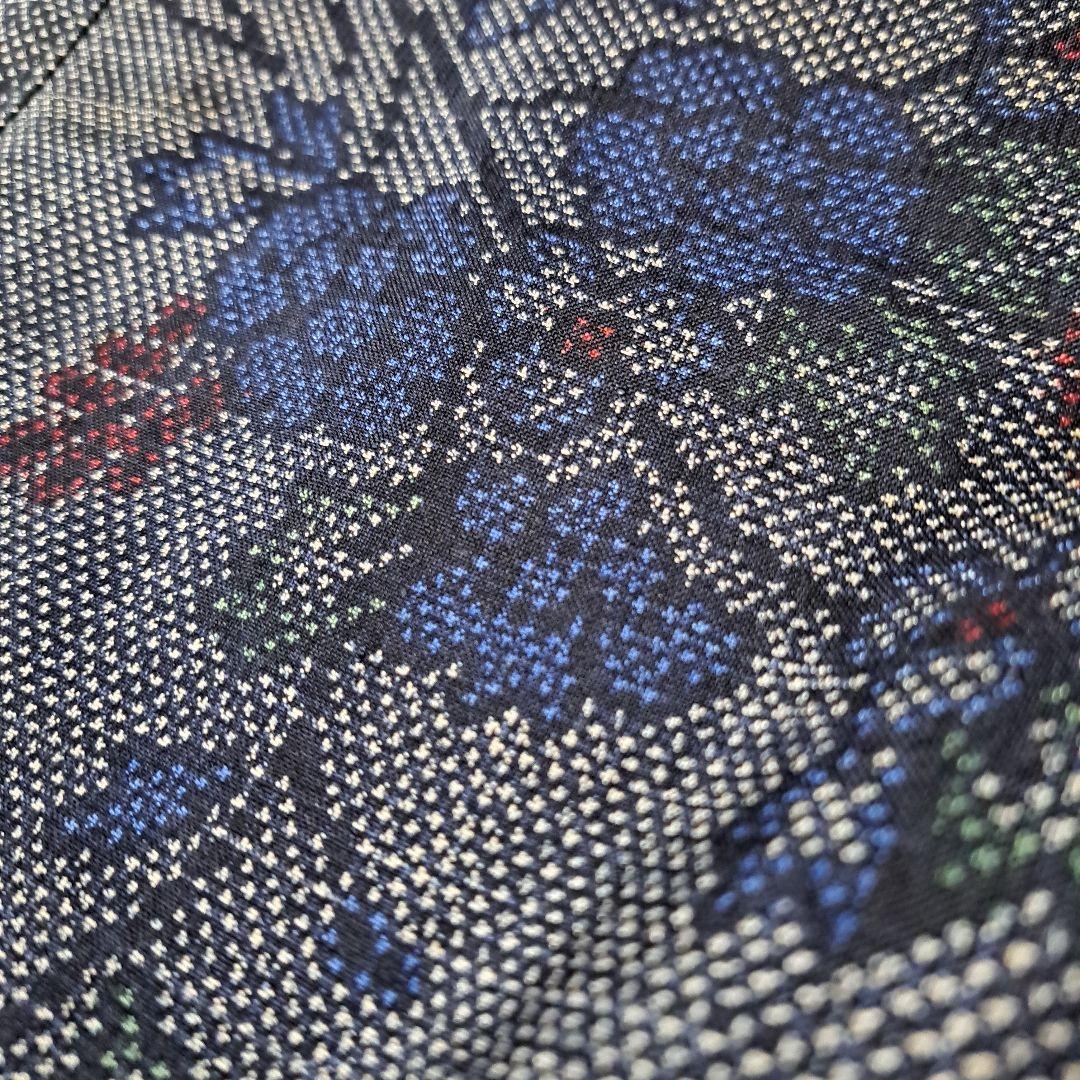 着物リメイク♥️本場大島紬♥️ デニムのようなぁ～お花柄の♥️ぺフラムブラウス