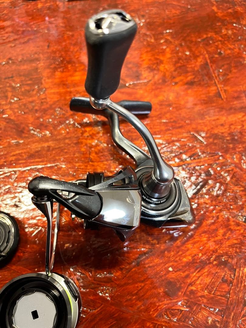 ダイワ　24ルビアス　LT2000S-H へこみあり