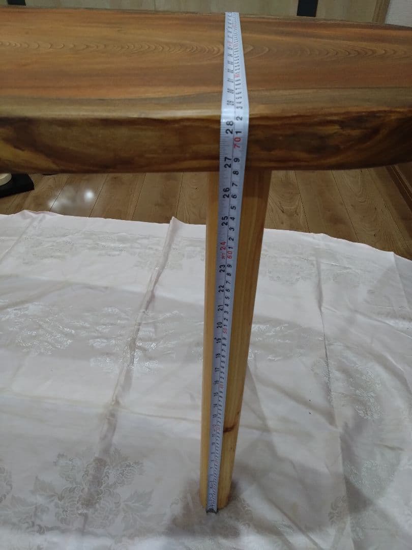 欅一枚板のテーブル㉕　おさら❕ 長寿のケヤキの杢目が綺麗に出ております。