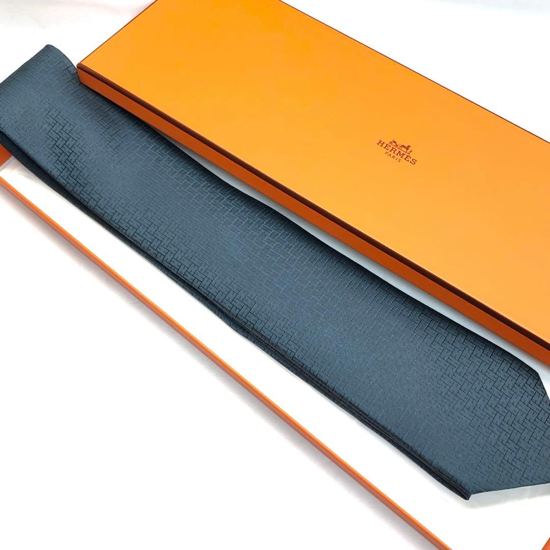 美品✨　HERMES エルメス ネクタイ H柄　ブルー系　最高級　シルク　箱付き