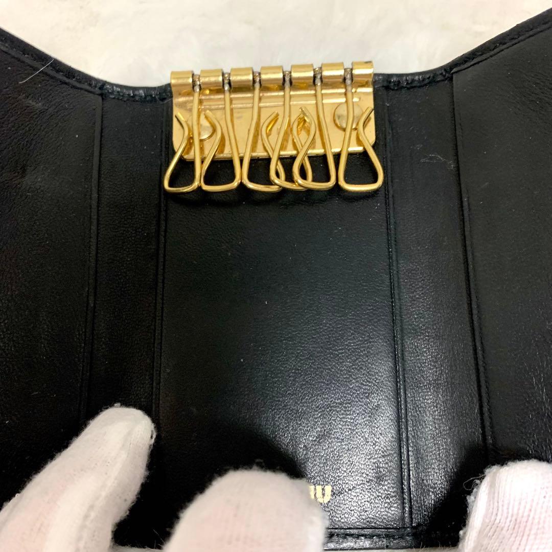 美品！MUI MUIミュウミュウ 6連キーケース　黒　レザー　ゴールド　箱付き