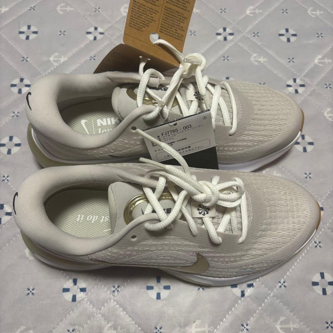 Nike ウィメンズ ランニングシューズ 24.0 新品未使用 ベージュゴールド