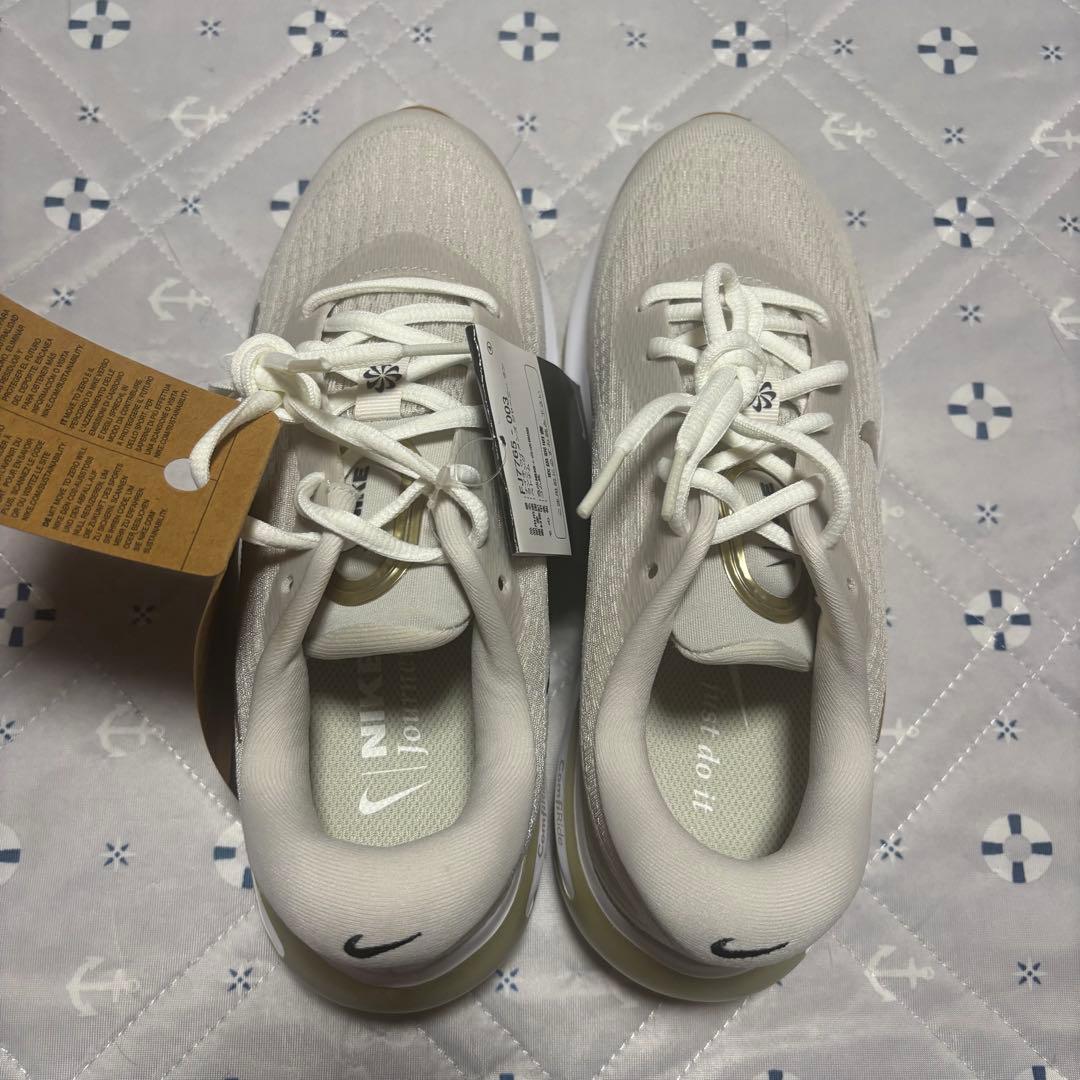 Nike ウィメンズ ランニングシューズ 24.0 新品未使用 ベージュゴールド