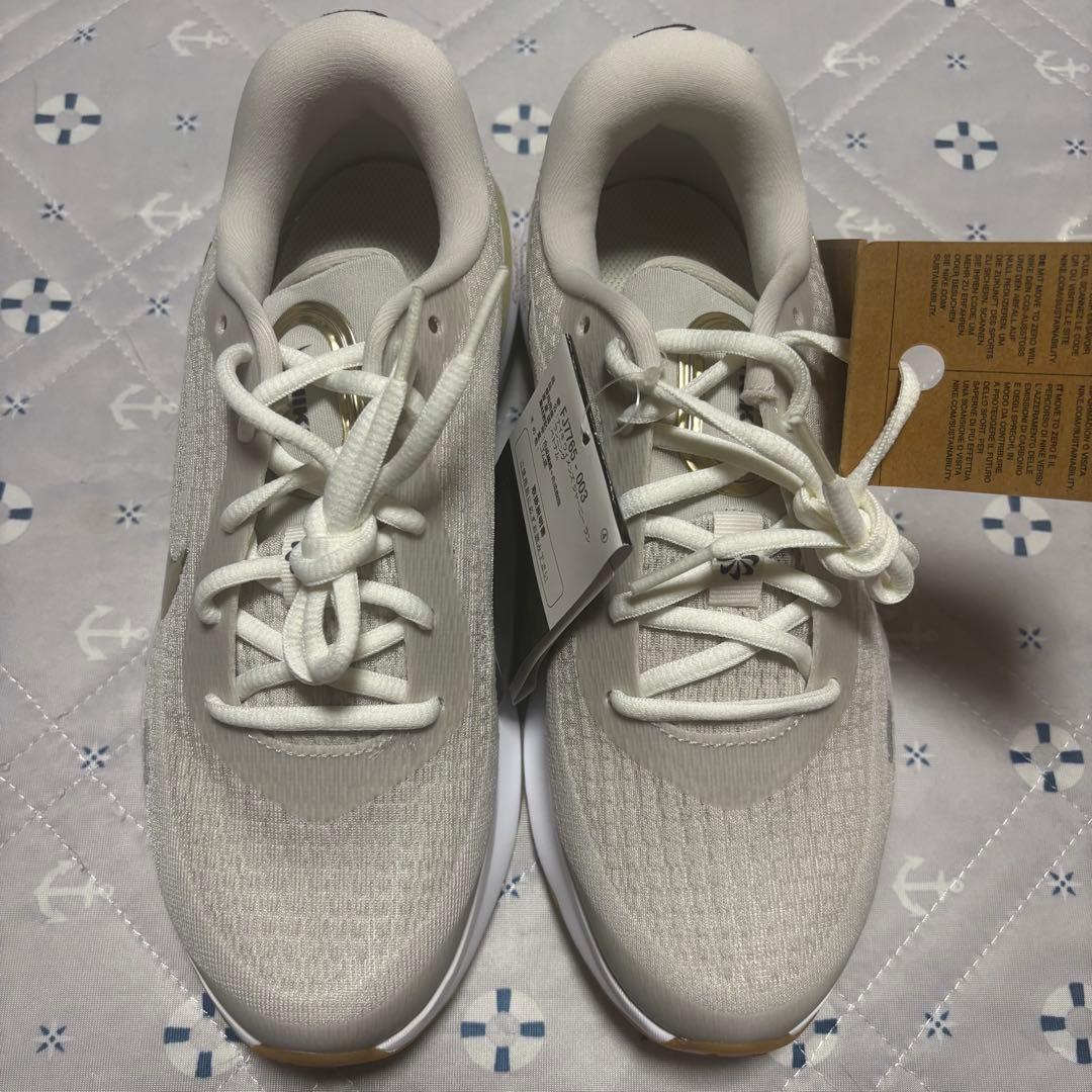 Nike ウィメンズ ランニングシューズ 24.0 新品未使用 ベージュゴールド