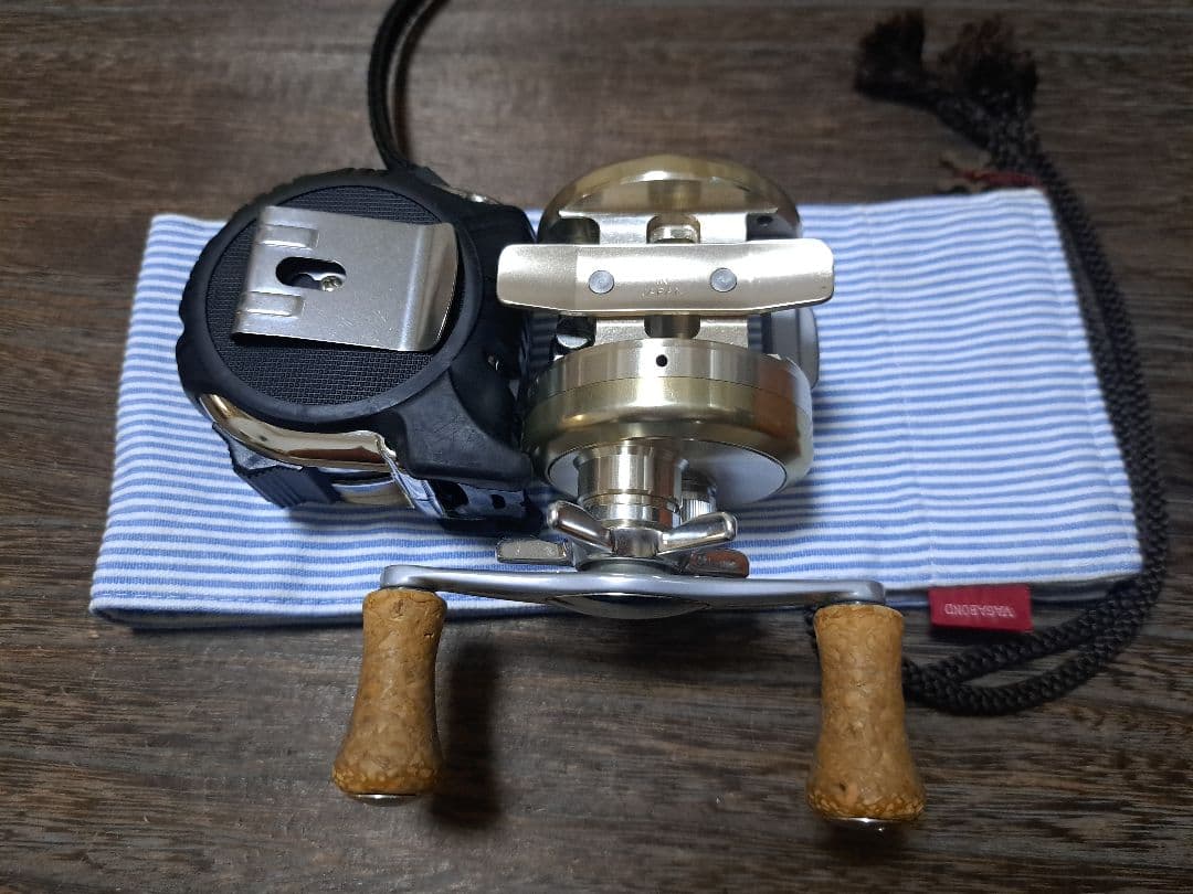 美品　希少　ダイワ　ミリオネア　CV-Z105　②