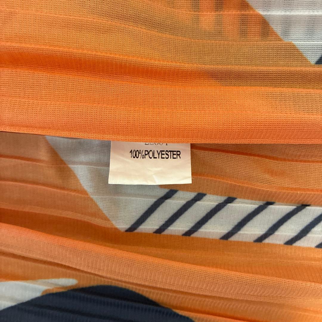 Deux−Placesフランス　プリーツ加工幾何学模様の長袖マキシ丈ワンピース