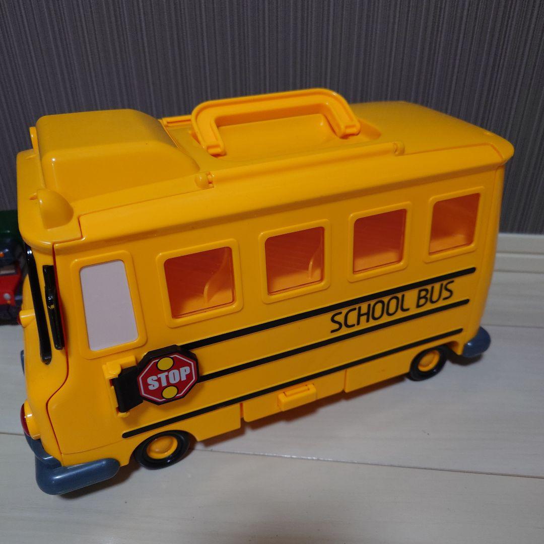 ロボカーポリー　変身変形ロボット　ダイキャスト　ミニカー　スクールビー　収納