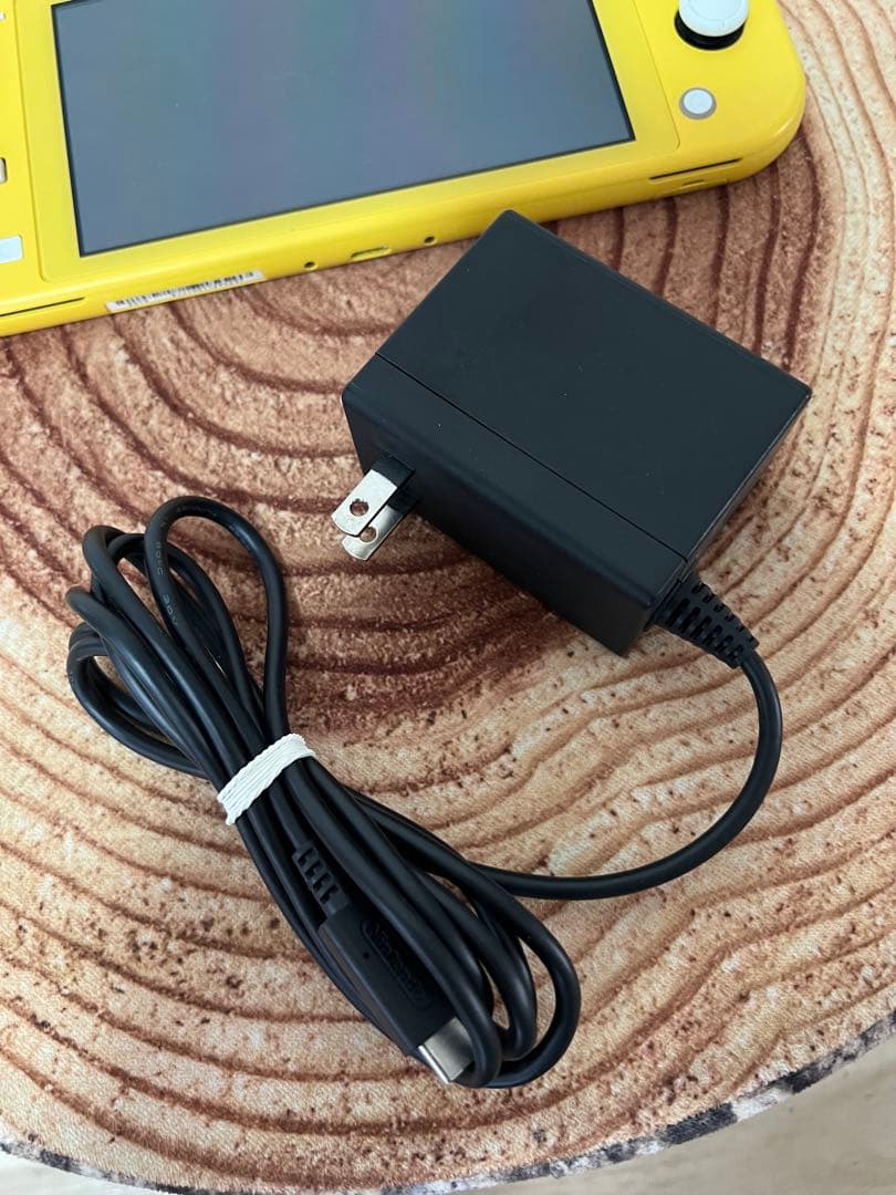 Nintendo Switch Lite イエロー　本体　箱なし