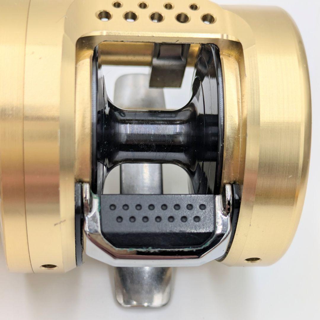 美品☆オシア　コンクエスト 301HG　左巻き　リール　シマノ