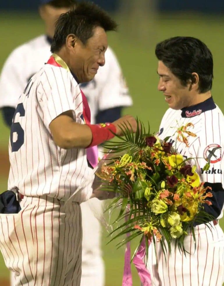 ちー様　東京ヤクルトスワローズ　池山隆寛監督レプリカユニフォーム