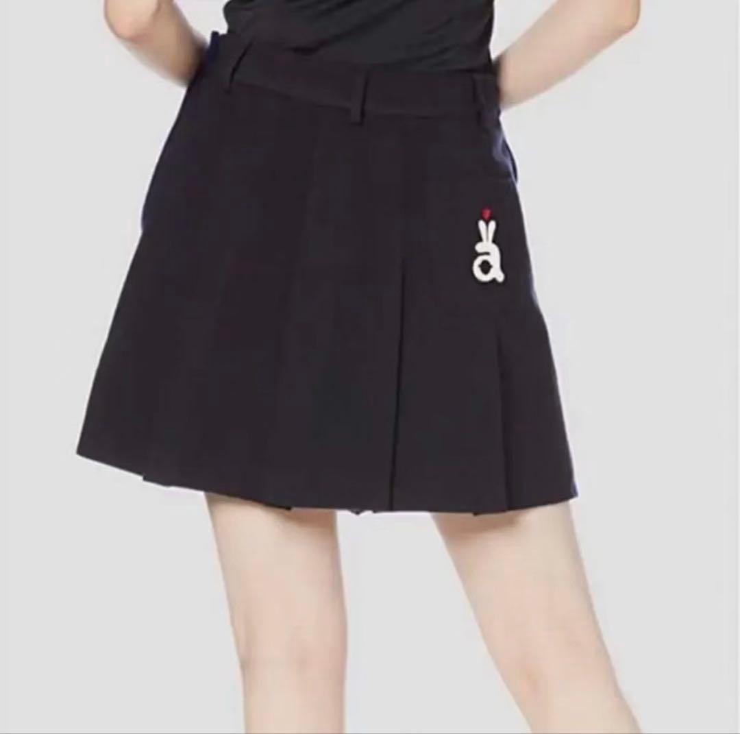 アルチビオのセーターとスカート