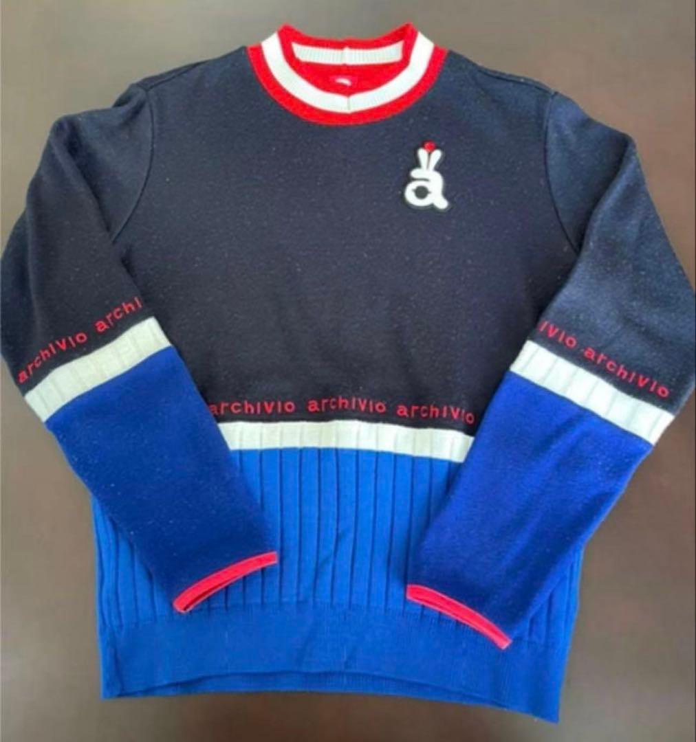 アルチビオのセーターとスカート