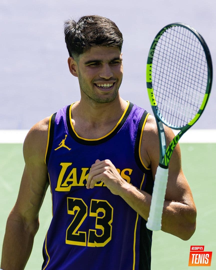 【極美品】BabolatPureAero98(2023モデル)