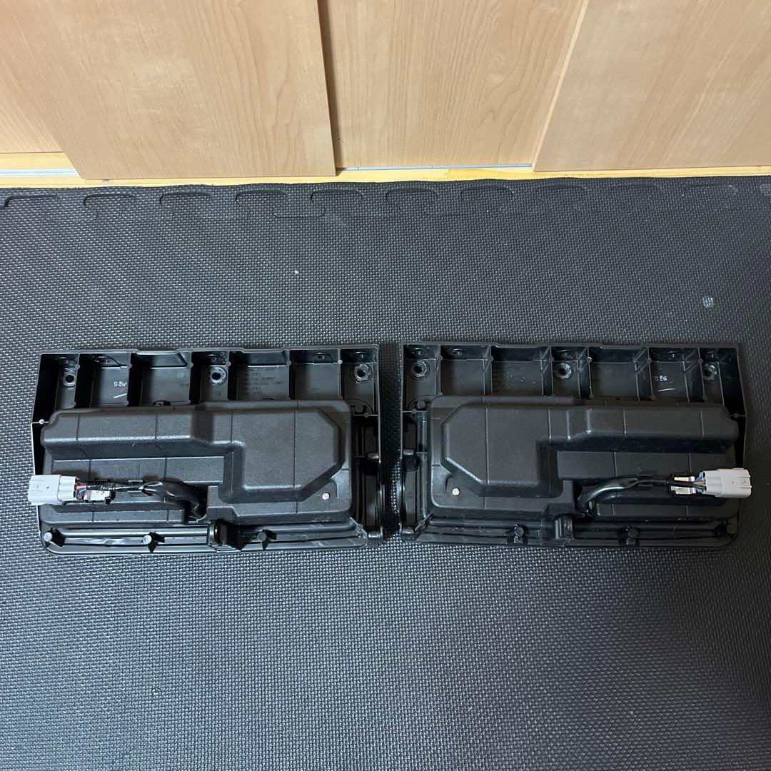 日野大型車用 左右セット LEDテールランプ