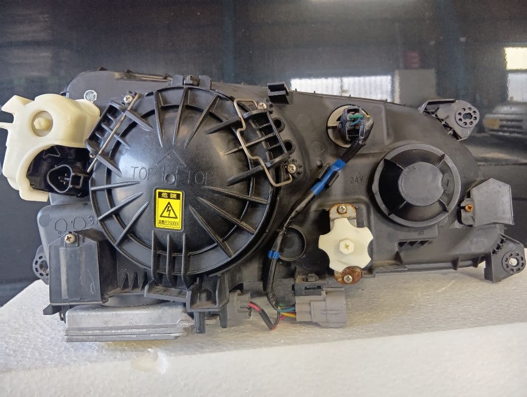 日野レンジャーHID左右ヘッドライト