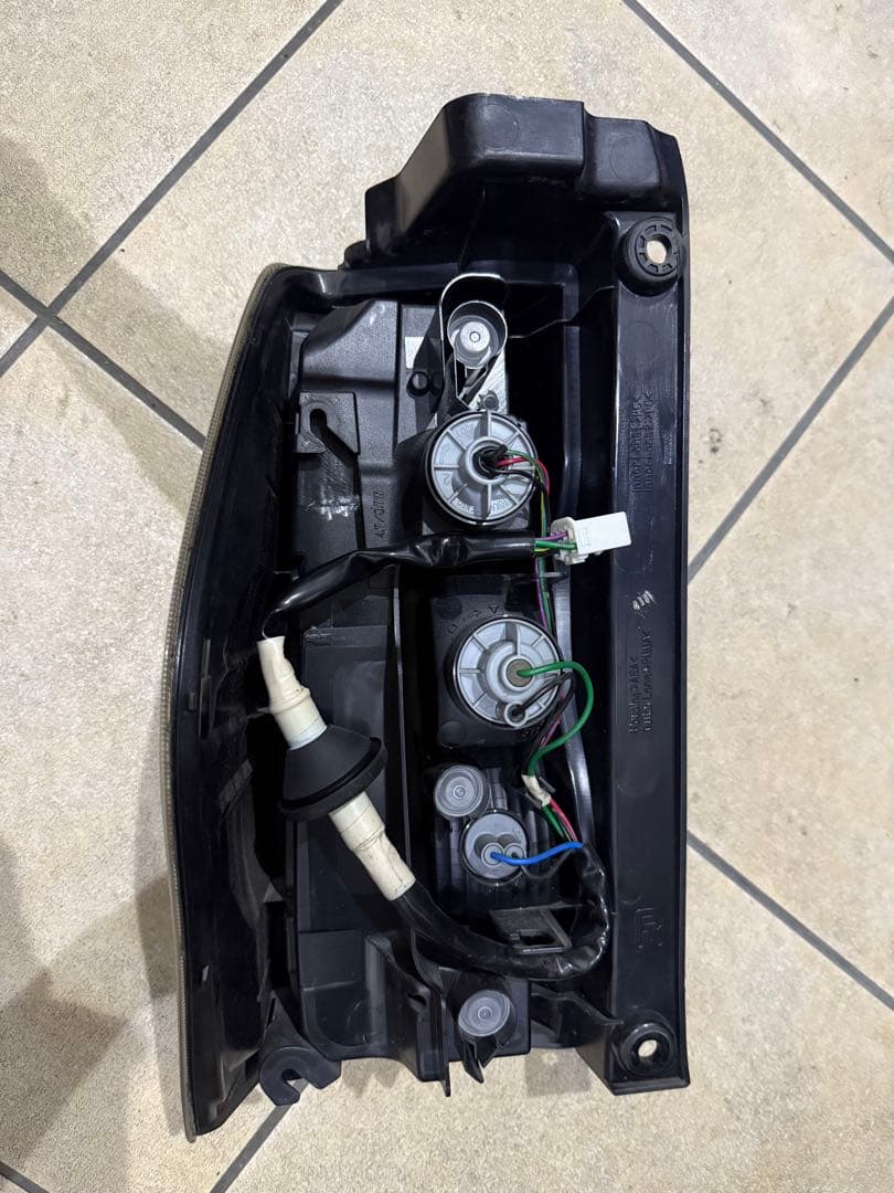 タントカスタム 右テールランプ 純正