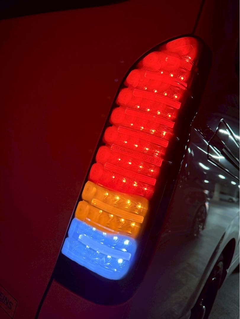 ハイエース 200 Valenti x D.A.D ワンオフLED テールランプ
