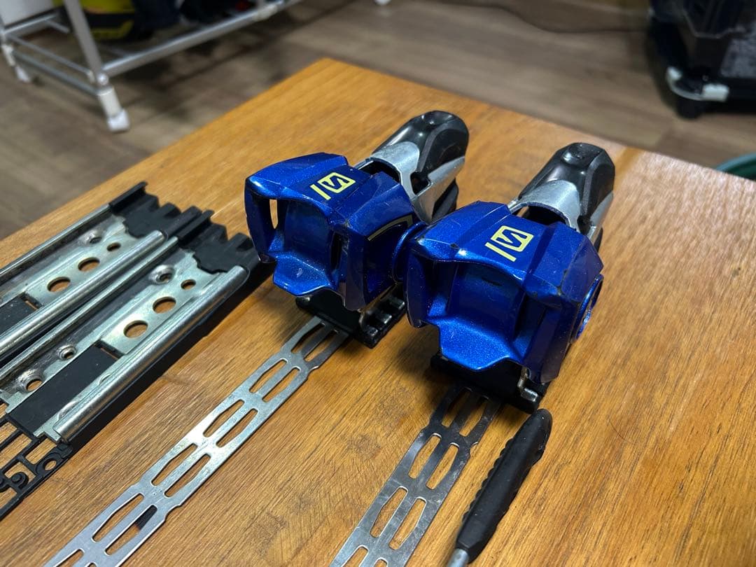 Salomon X16 アルペンビンディング 青