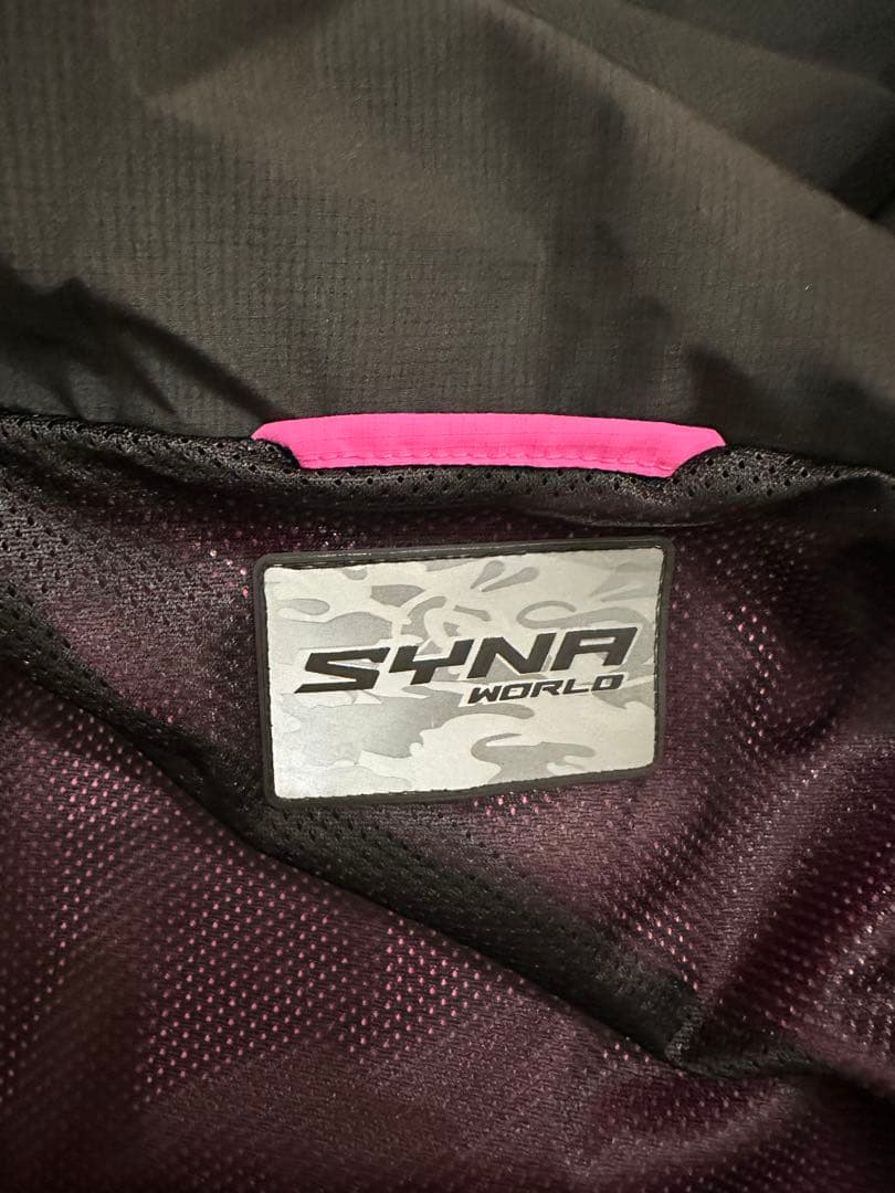 確実正規品【Syna World】マイクロリップストップ ウインドブレーカー