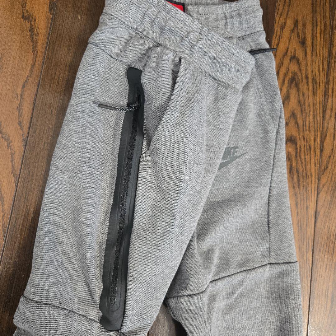 NIKE　テックフリース　セットアップ　レディース