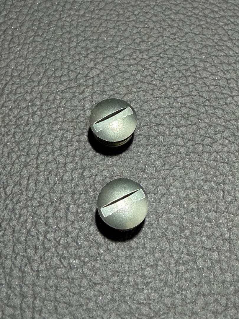 LIVRE Fino Air 2個 ガンメタカスタム