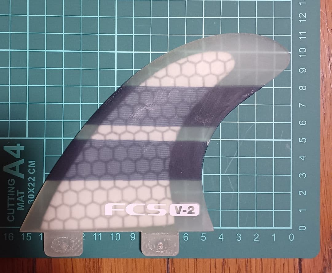 FCS V2　サーフボードフィン　トライフィン　ケリースレーター