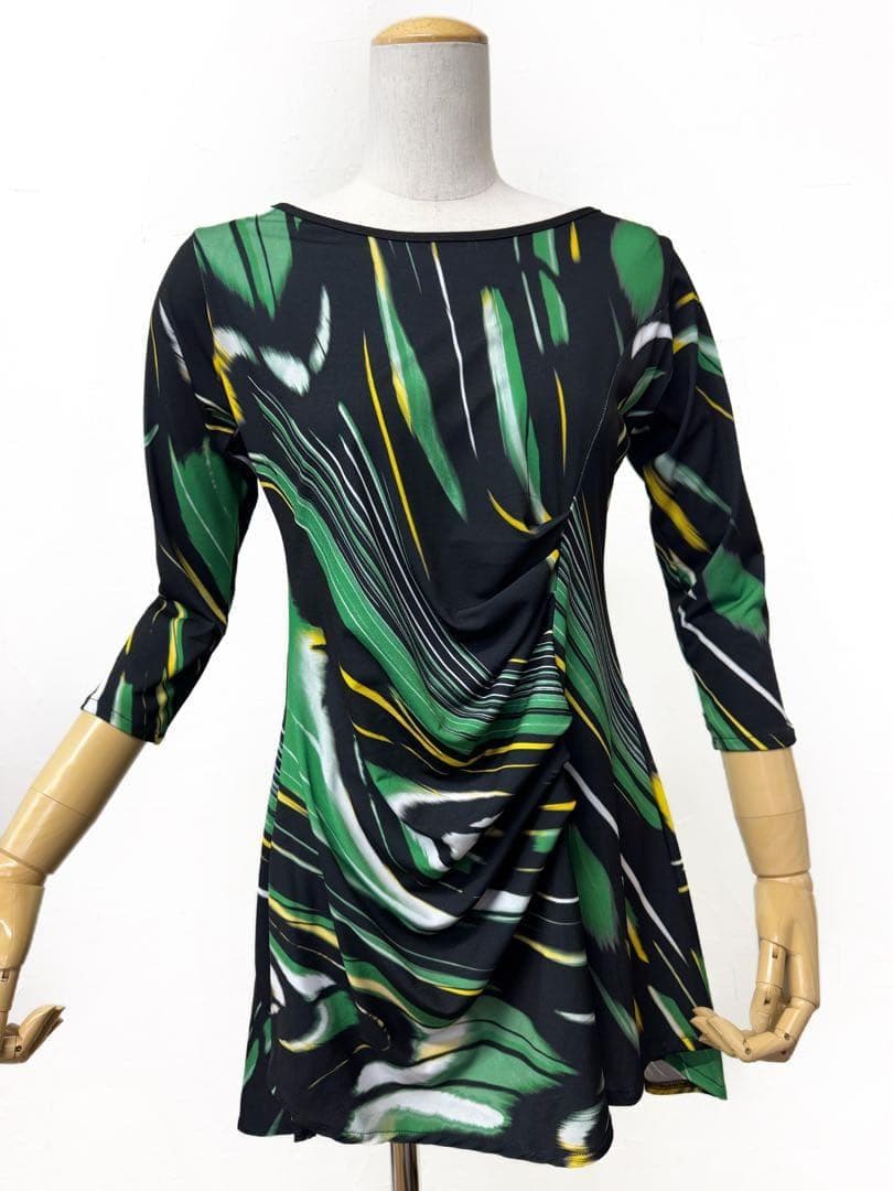 【スタイリッシュ】新品社交ダンス　緑黒プリントチュニックｒ398