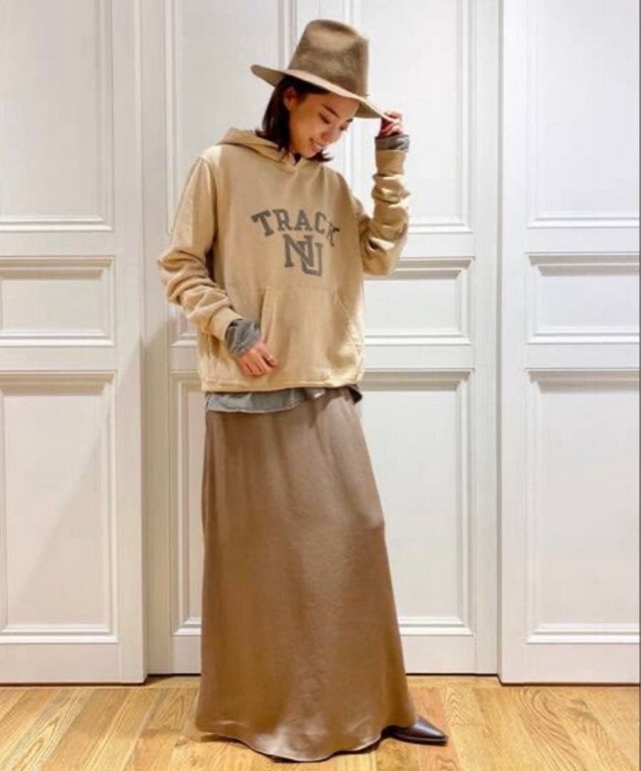 レミレリーフ ミューズドゥーズィエムクラス取扱 パーカー フーディー ベージュ